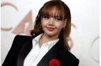 凯发k8官方首页 震撼奥斯卡！Lisa湿